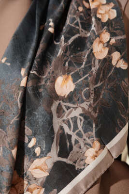 120 cm Çiçek Desen Eşarp Siyah Vizon - Başörtüsü