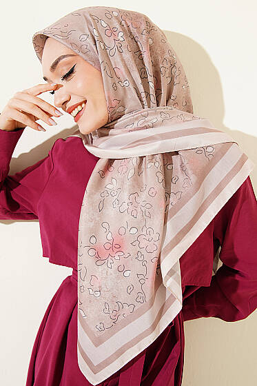 120 cm Çiçek Detaylı Soft Eşarp Latte - Başörtüsü