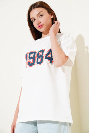 1984 Yazılı T-shirt Beyaz - Kadın Giyim Modelleri