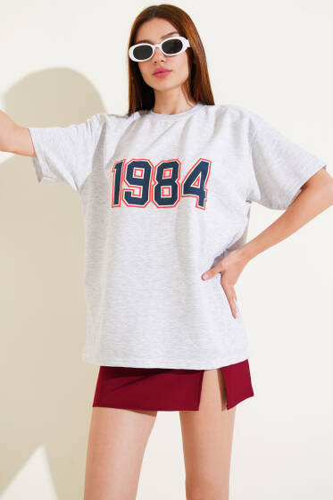 1984 Yazılı T-shirt Melanj Gri - Kadın Giyim Modelleri
