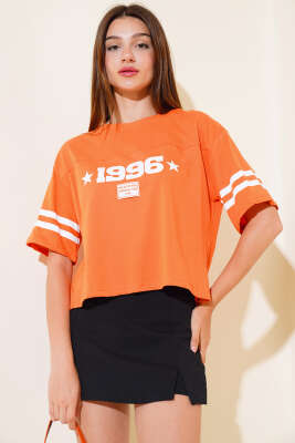 1996 Baskılı T-shirt Oranj - Kadın Giyim Modelleri