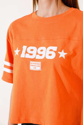 1996 Baskılı T-shirt Oranj - Kadın Giyim Modelleri