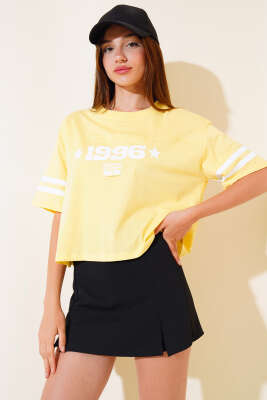 1996 Baskılı T-shirt Sarı - Kadın Giyim Modelleri