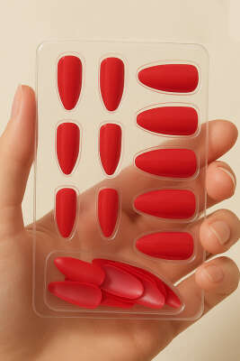 24'lü Kendinden Yapışkanlı Takma Tırnak Kırmızı 