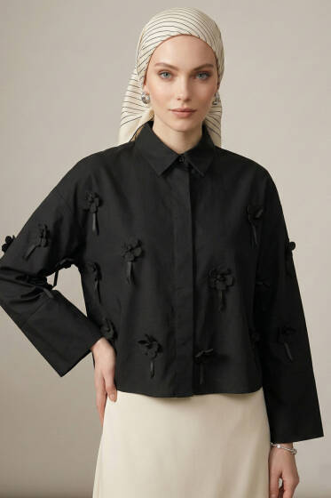 3D Çiçek Aplikeli Gömlek Siyah - Günün Kombini
