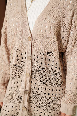 Ahşap Düğmeli Araboy Ajurlu Triko Hırka Bej - Hırka