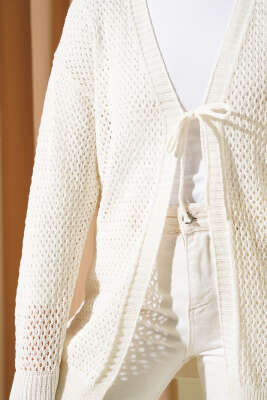 Ajurlu Önü İp Bağlamalı Triko Hırka Ekru - Triko Hırka