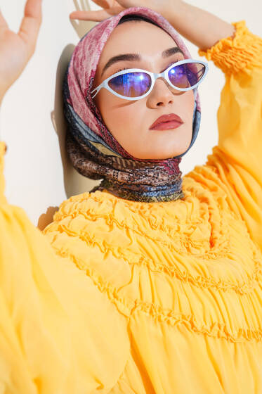 Antik Motifli Eşarp Kayrak Grisi - Başörtüsü