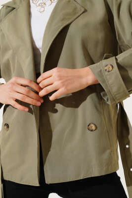 Apoletli Dört Düğmeli Trençkot Haki - Kadın Giyim Modelleri