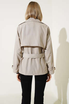 Apoletli Dört Düğmeli Trençkot Taş - Kadın Giyim Modelleri