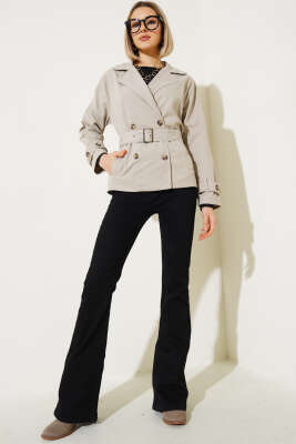 Apoletli Dört Düğmeli Trençkot Taş - Kadın Giyim Modelleri