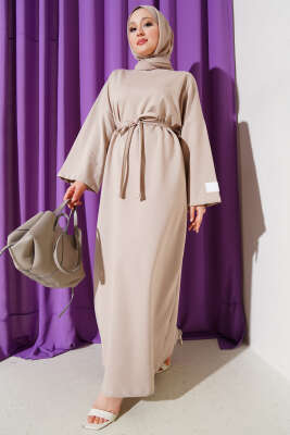 Arma Detaylı Kuşaklı Basic Elbise Bej