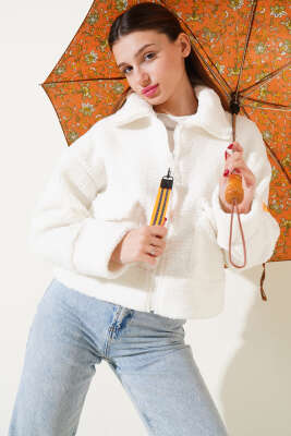 Arma Detaylı Peluş Kısa Mont Ekru 