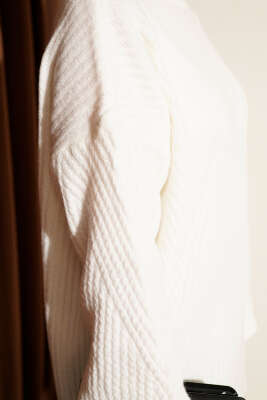 Asimetrik Kabartmalı Triko Tunik Ekru - Tunik