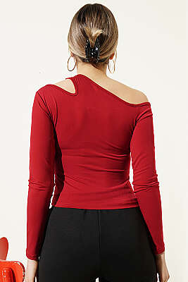 Asimetrik Omuz Detaylı Bluz Kırmızı - Kadın Giyim Modelleri
