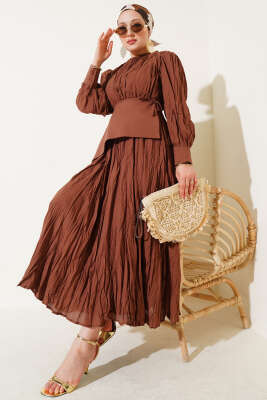 Asimetrik Parçalı Kırışık Elbise Kahve 