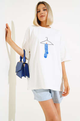 Askı Nakışlı T-shirt Ekru - Kadın Giyim Modelleri