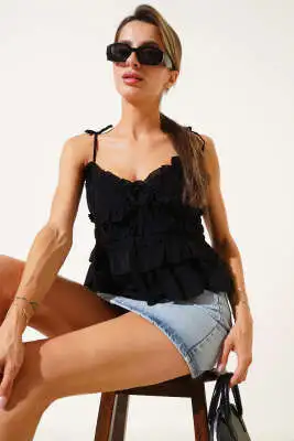 Askılı Gül Detaylı Bluz Siyah - Kadın Giyim Modelleri