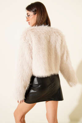 Astarlı Kısa Kürk Ceket Bej - Kadın Giyim Modelleri