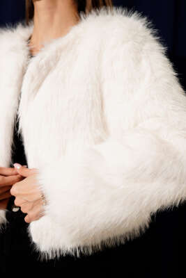 Astarlı Kısa Kürk Ceket Ekru - Kadın Giyim Modelleri