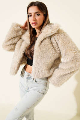 Astarlı Kruvaze Yaka Kürk Mont Bej - Kadın Giyim Modelleri