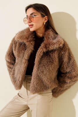 Astarlı Kruvaze Yaka Kürk Mont Latte - Kadın Giyim Modelleri