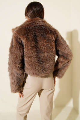 Astarlı Kruvaze Yaka Kürk Mont Latte - Kadın Giyim Modelleri