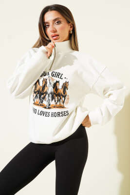 At Baskılı Fermuarlı Şardonlu Sweatshirt Ekru - Kadın Giyim Modelleri