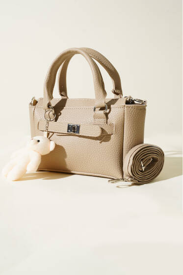 Ayıcık Aksesuarlı Fermuarlı Çanta Bej - Kol Çantası