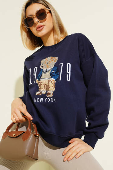 Ayıcık Nakışlı New York Üç İplik Sweatshirt Lacivert - Kadın Giyim Modelleri
