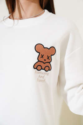 Ayıcık Nakışlı Üç İplik Sweatshirt Beyaz - Kadın Giyim Modelleri