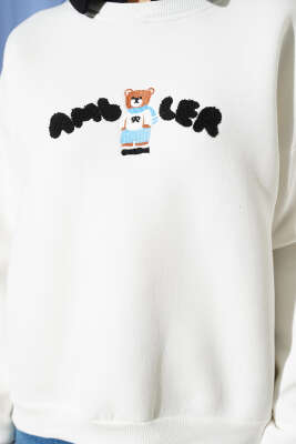 Ayıcıklı Üç İplik Gömlek Yaka Sweatshirt Ekru - Kadın Giyim Modelleri