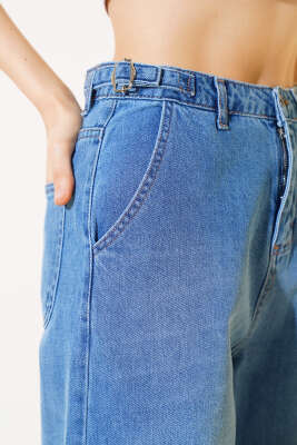 Baggy Yan Tokalı Kot Pantolon Orta Mavi - Kadın Giyim Modelleri