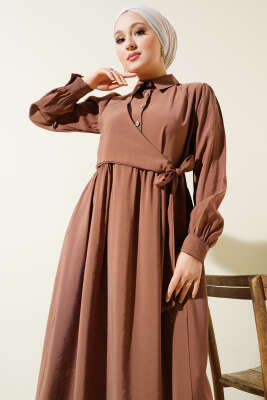 Bağlamalı Yarım Taş Düğmeli Elbise Kahve - Tesettür Elbise