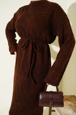 Baklava Desen Ajurlu Triko Elbise Kahve - Elbise