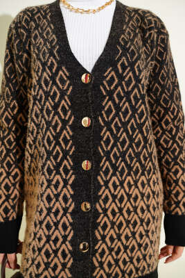 Baklava Desen Sakallı Düğmeli Triko Hırka Siyah Camel - Hırka