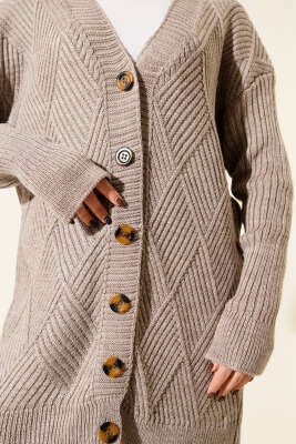 Baklava Kabartmalı Düğmeli Triko Hırka Bej - Hırka