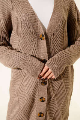 Baklava Kabartmalı Düğmeli Triko Hırka Latte - Hırka