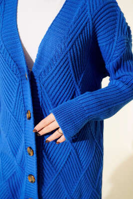 Baklava Kabartmalı Düğmeli Triko Hırka Saks - Hırka