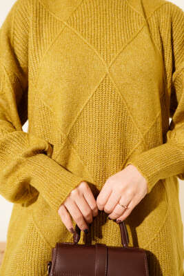 Baklava Kabartmalı Yumoş Triko Tunik Yağ Yeşili - Tunik