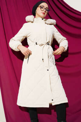 Baklava Kapitone Kapüşonlu Mont Bej - MUSTİ