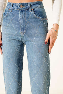 Baklava Taşlı Mom Jeans Pantolon Açık Mavi - Kadın Giyim Modelleri