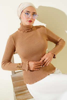 Balıkçı Yaka Fırfırlı Triko Kazak Latte 