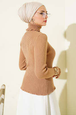 Balıkçı Yaka Fırfırlı Triko Kazak Latte - Yılın Fırsatı