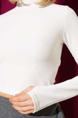 Balıkçı Yaka Fitilli Parmak Geçirmeli Crop Beyaz - Kadın Giyim Modelleri