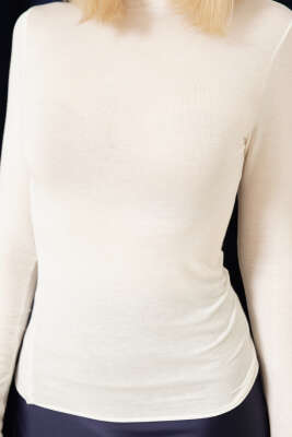 Balıkçı Yaka Uzun Kollu Body Ekru - Uzun Kollu Tişört