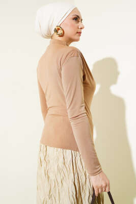 Balıkçı Yaka Yan Büzgülü Sandy Bluz Camel - 100-300 TL Ürünler