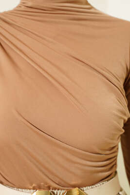 Balıkçı Yaka Yan Büzgülü Sandy Bluz Camel - 100-300 TL Ürünler