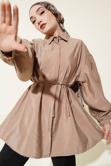 Balon Kol Gizli Düğmeli Paraşüt Gömlek Latte - Gömlek