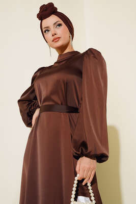 Balon Kol Kuşaklı Saten Elbise Acı Kahve - Tesettür Elbise